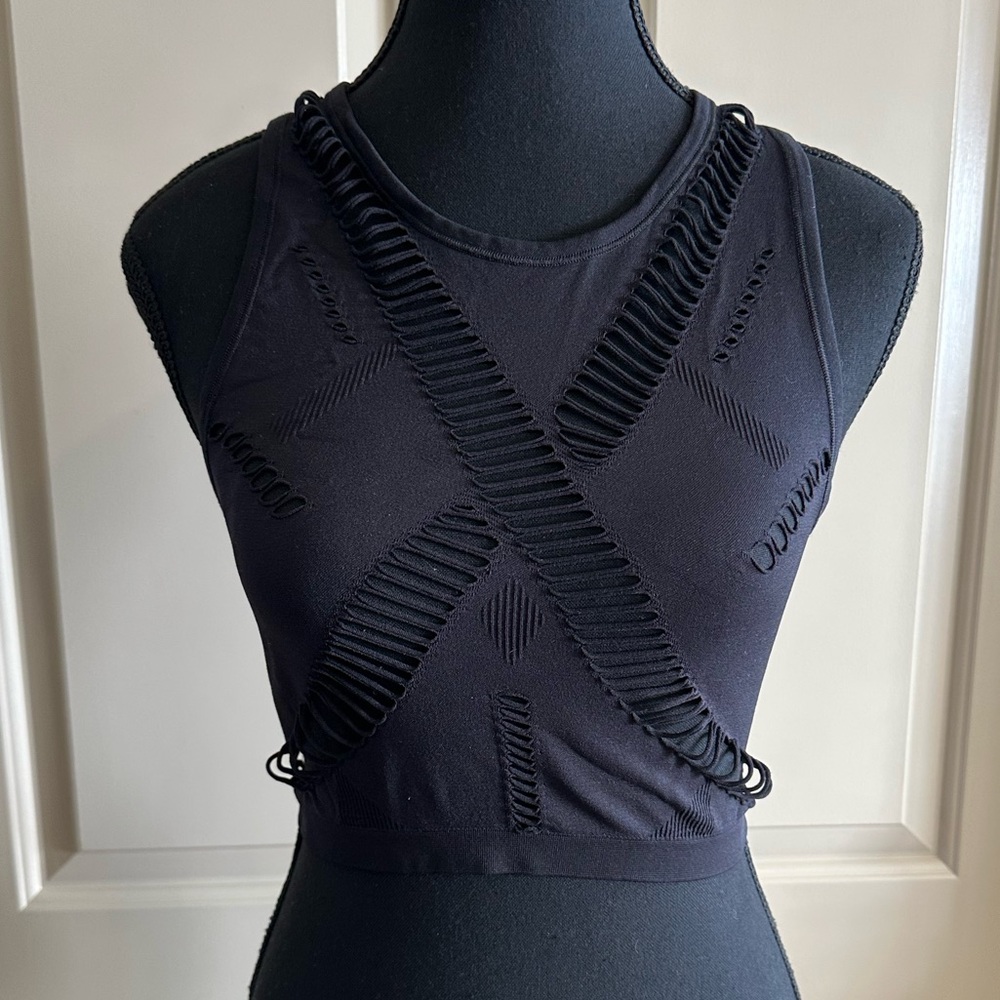 ALO Yoga Line Crop Top
